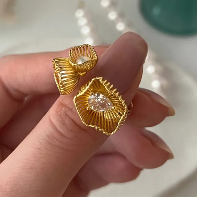 Gold Pearl Creative Design Ring
